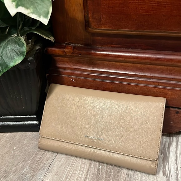 Balenciaga Accessories - Authentic pre loved BALENCIAGA wallet with pouch